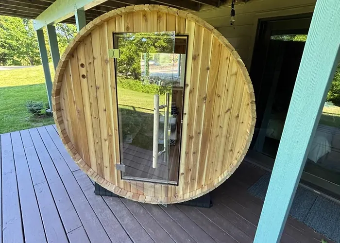 The Glen - Luxe Escape, Sauna!, Hot Tub, Fire Pit, Games Hébergement de vacances *