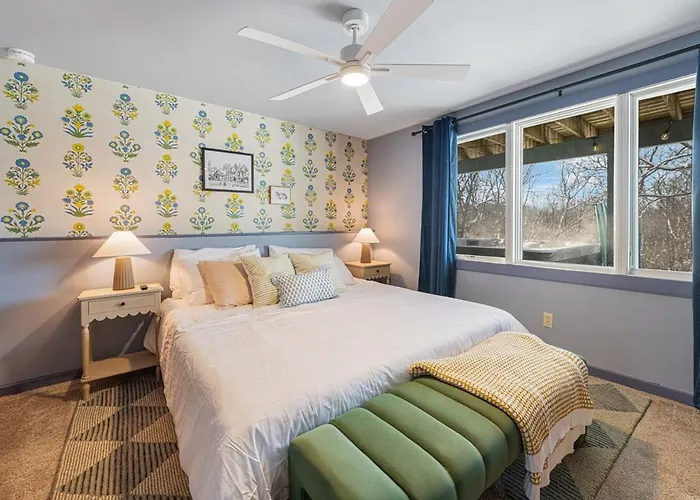 The Glen - Luxe Escape, Sauna!, Hot Tub, Fire Pit, Games Hébergement de vacances