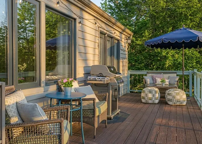 The Glen - Luxe Escape, Sauna!, Hot Tub, Fire Pit, Games