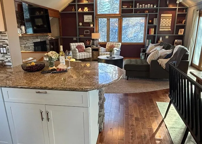 The Glen - Luxe Escape, Sauna!, Hot Tub, Fire Pit, Games Hébergement de vacances Galena